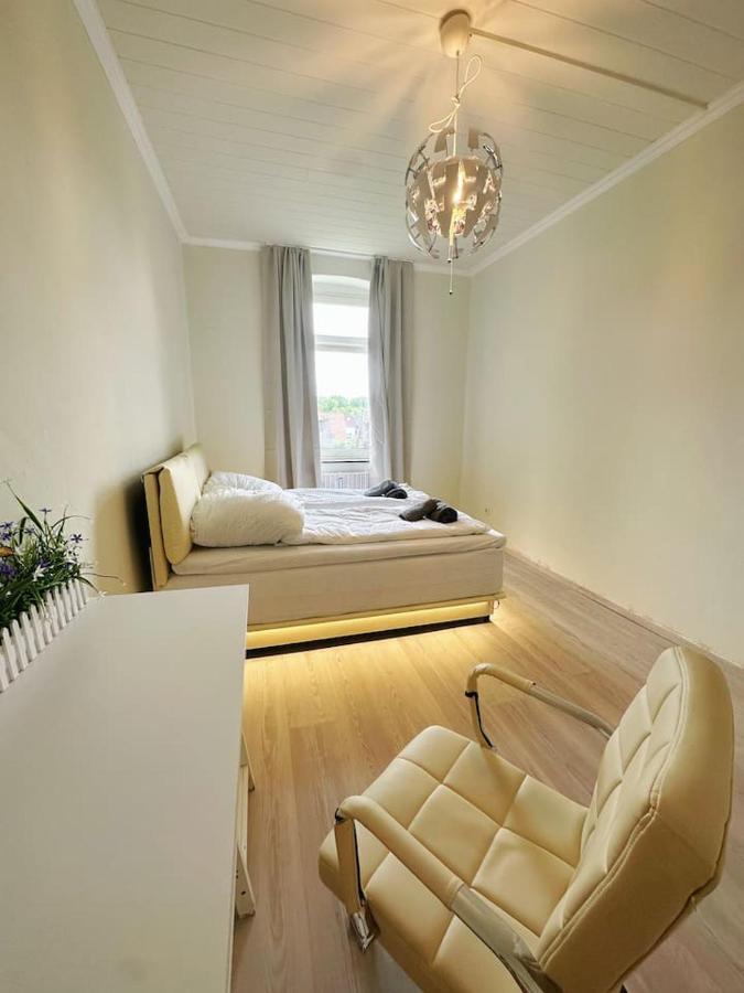 2 Schlafzimmer Waschenspuelmaschine Duisburg Kültér fotó