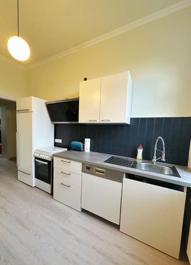 2 Schlafzimmer Waschenspuelmaschine Duisburg Kültér fotó