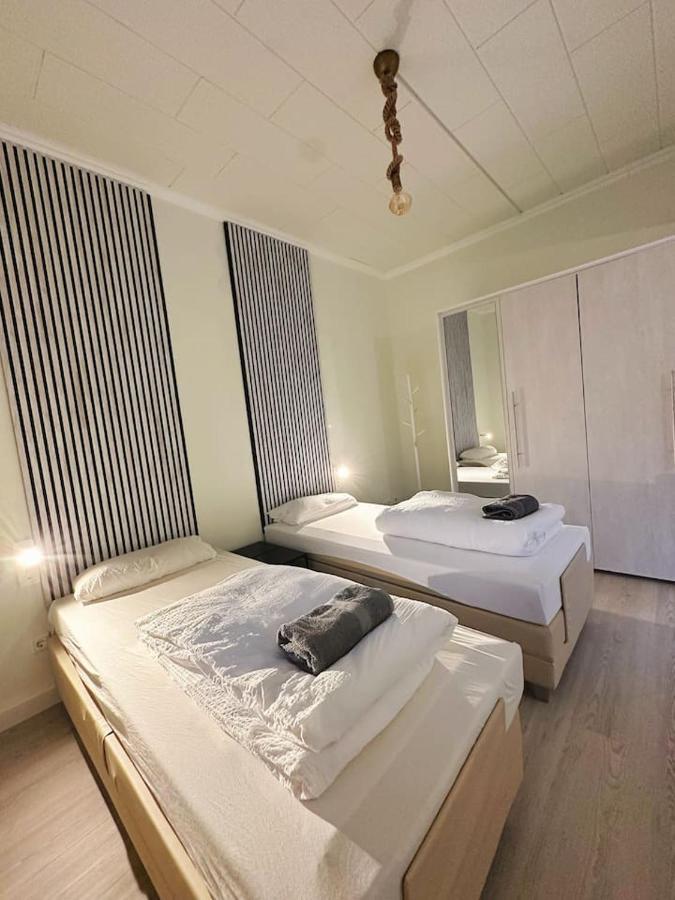 2 Schlafzimmer Waschenspuelmaschine Duisburg Kültér fotó